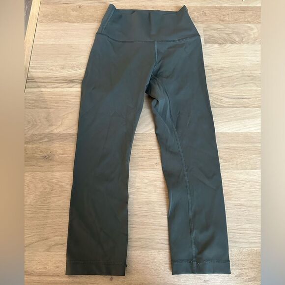 Lululemon Wunder Under Crop (Hi-Rise) *Full-On Luxtreme 21" - Picture 2 of 5